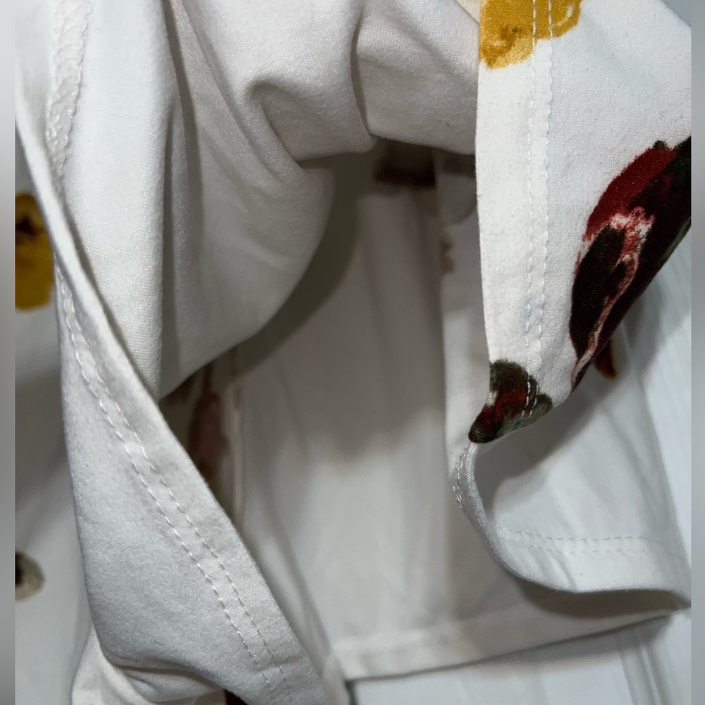 White Windsor & Floral Romper | Women’s Medium - Picture 12 of 12